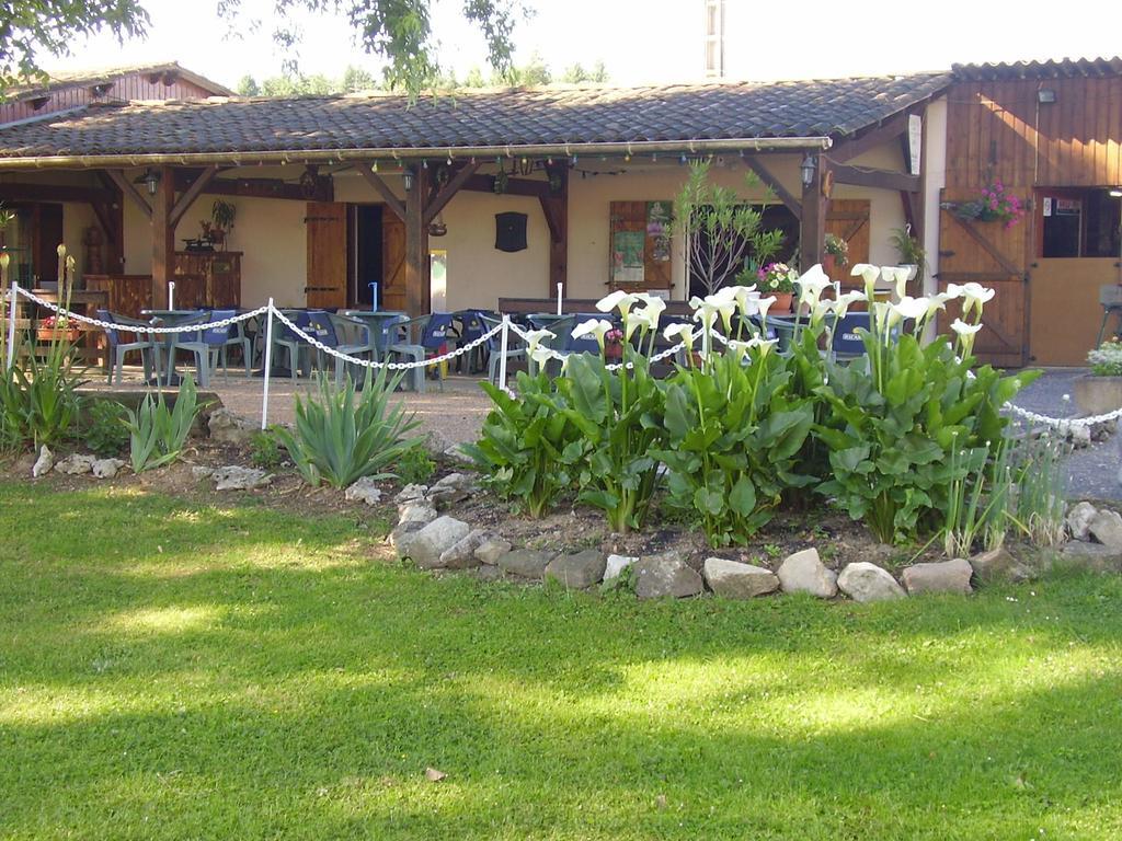 Camping " Le Grun De Chignore" Vollore-Ville Exterior foto